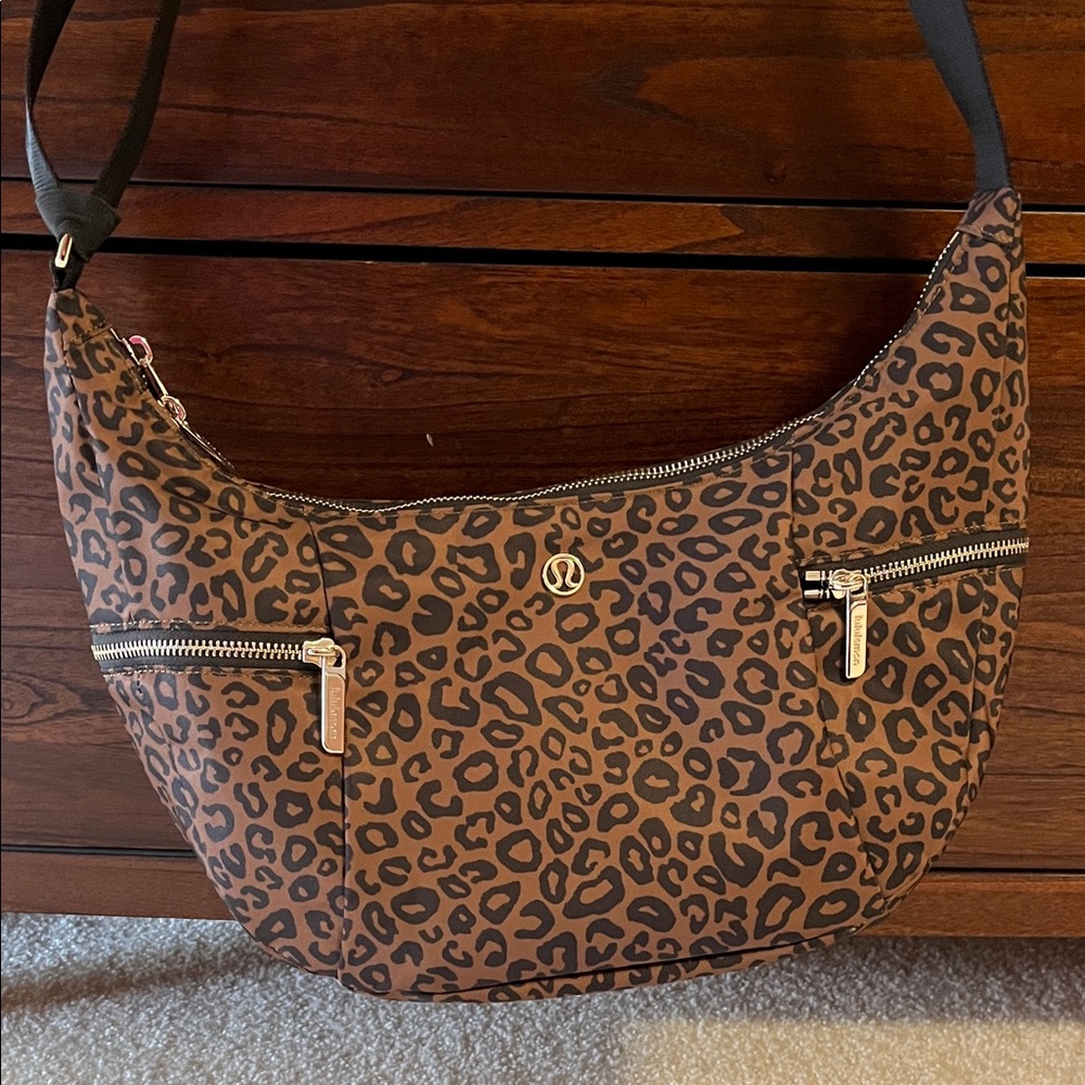 lululemon athletica Brown Leopard Print Shoulder Bag
Perfect Condition